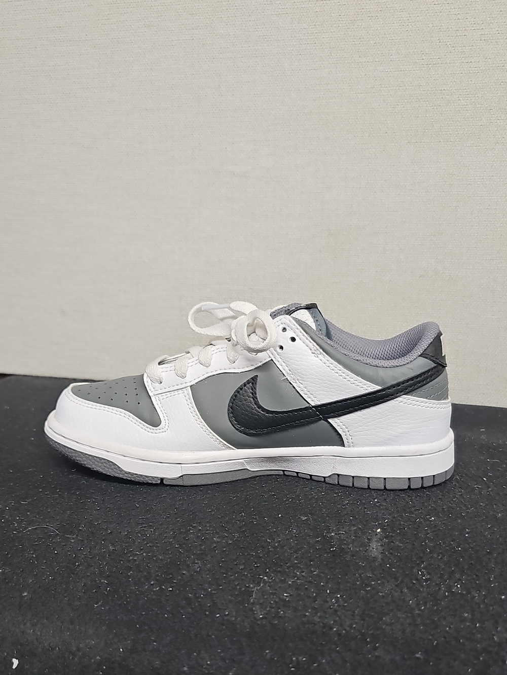 NIKE DUNK LOW SMOKE GREY YOUTH SNEAKERS BFPM-06-086 - Picture 5 of 10